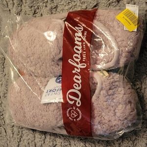 Dearfoam slippers Great gift idea